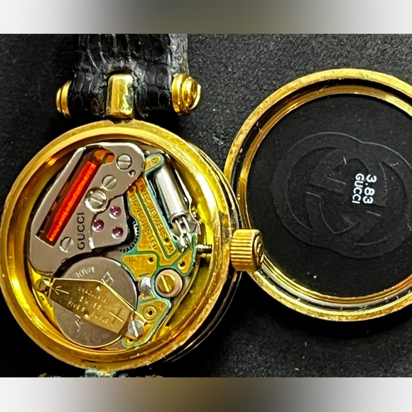 GUCCI “Stacked” black Case Ladies Watch. - Picture 13 of 13